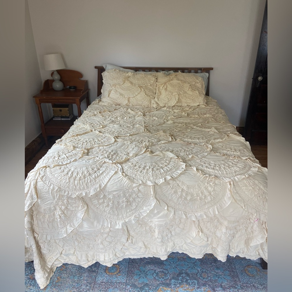 Anthropologie Rivulets Quilt in Oatmeal- Queen